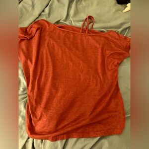 NWT Short Sleeve Top w/ Straps on Shoulder. Sz Med